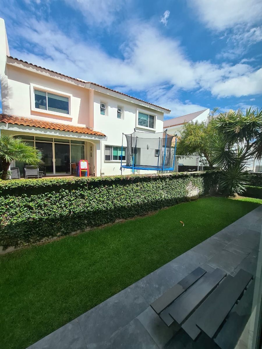 37 de 42: JARDÍN