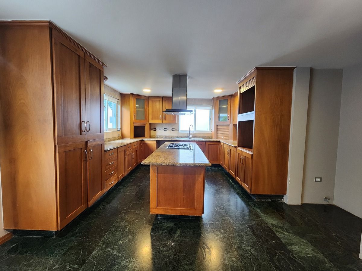 17 de 42: COCINA CON ISLA