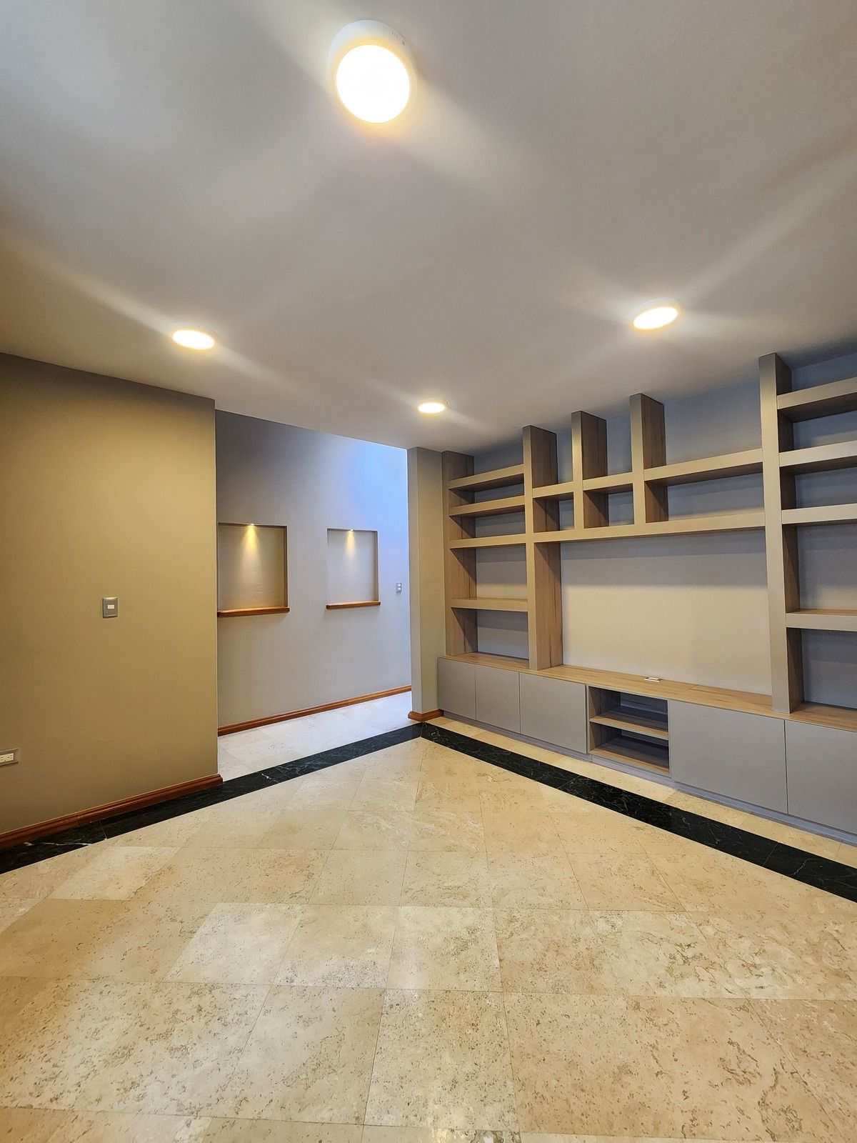 20 de 42: FAMILY ROOM PA
