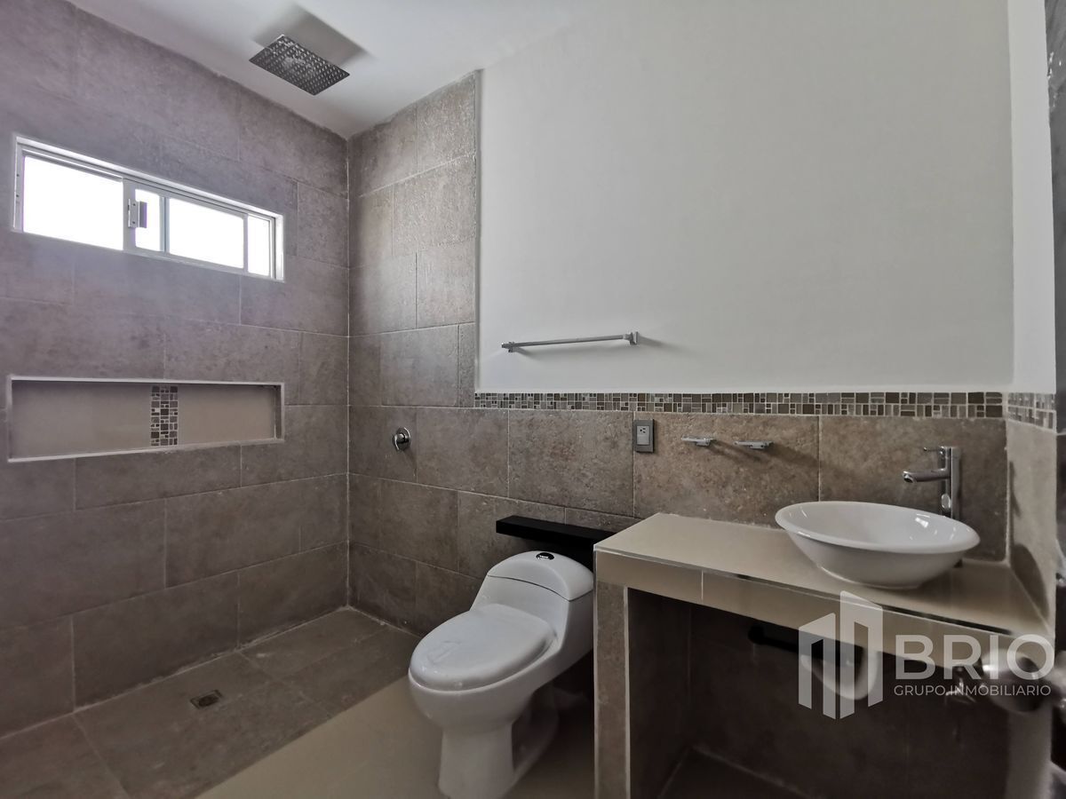 7 de 17: Baño habitacion planta baja 