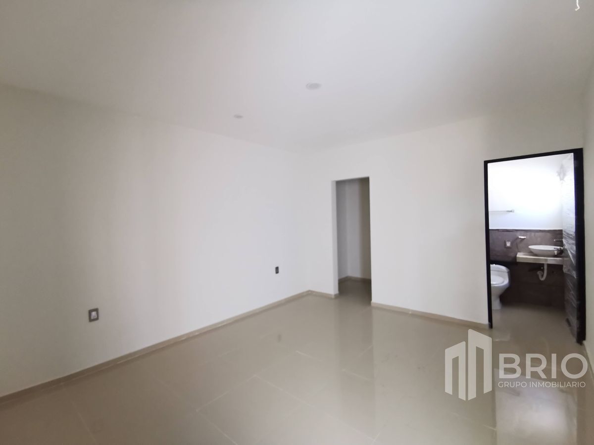 8 de 17: habitacion con vestidor y baño  planta baja 
