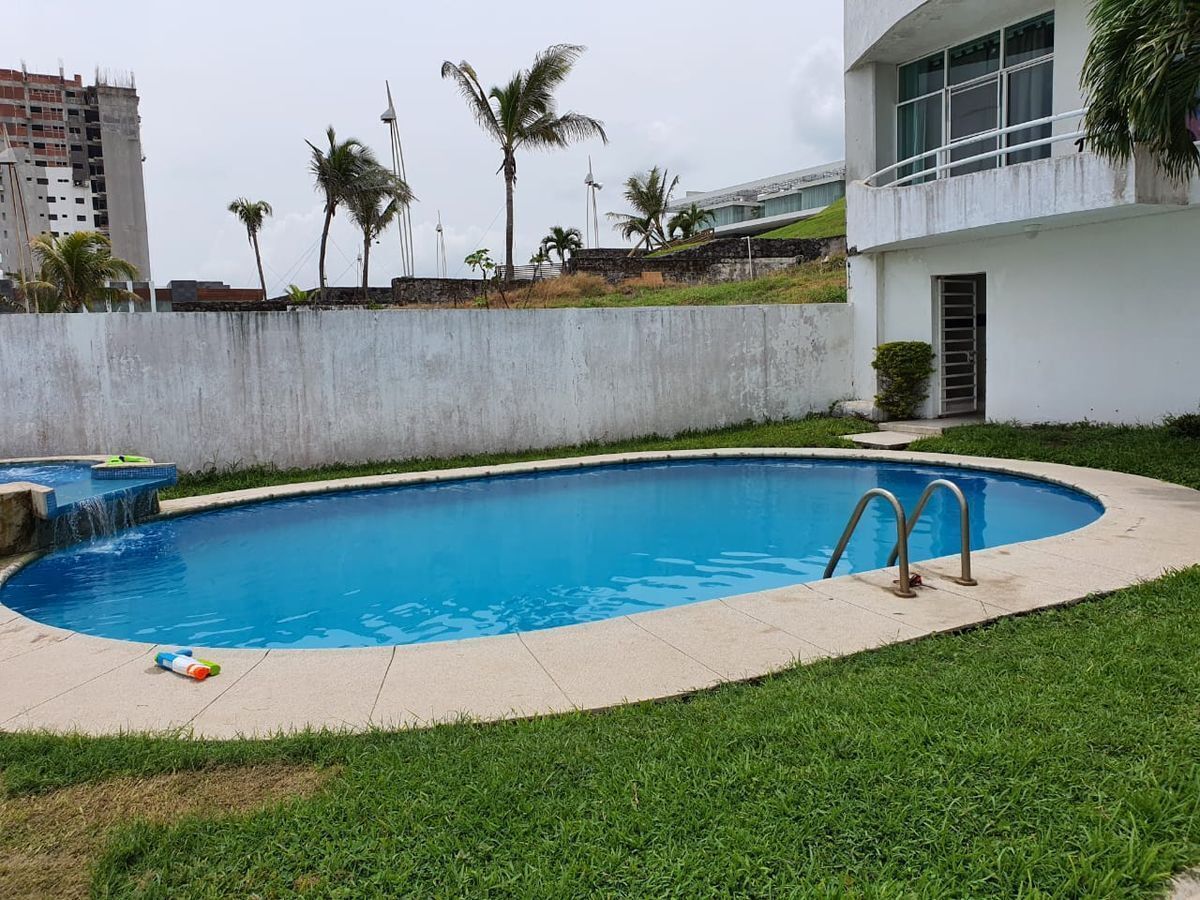 Departamento de 2 recámaras frente al mar en venta, Boca del Río, Veracruz.