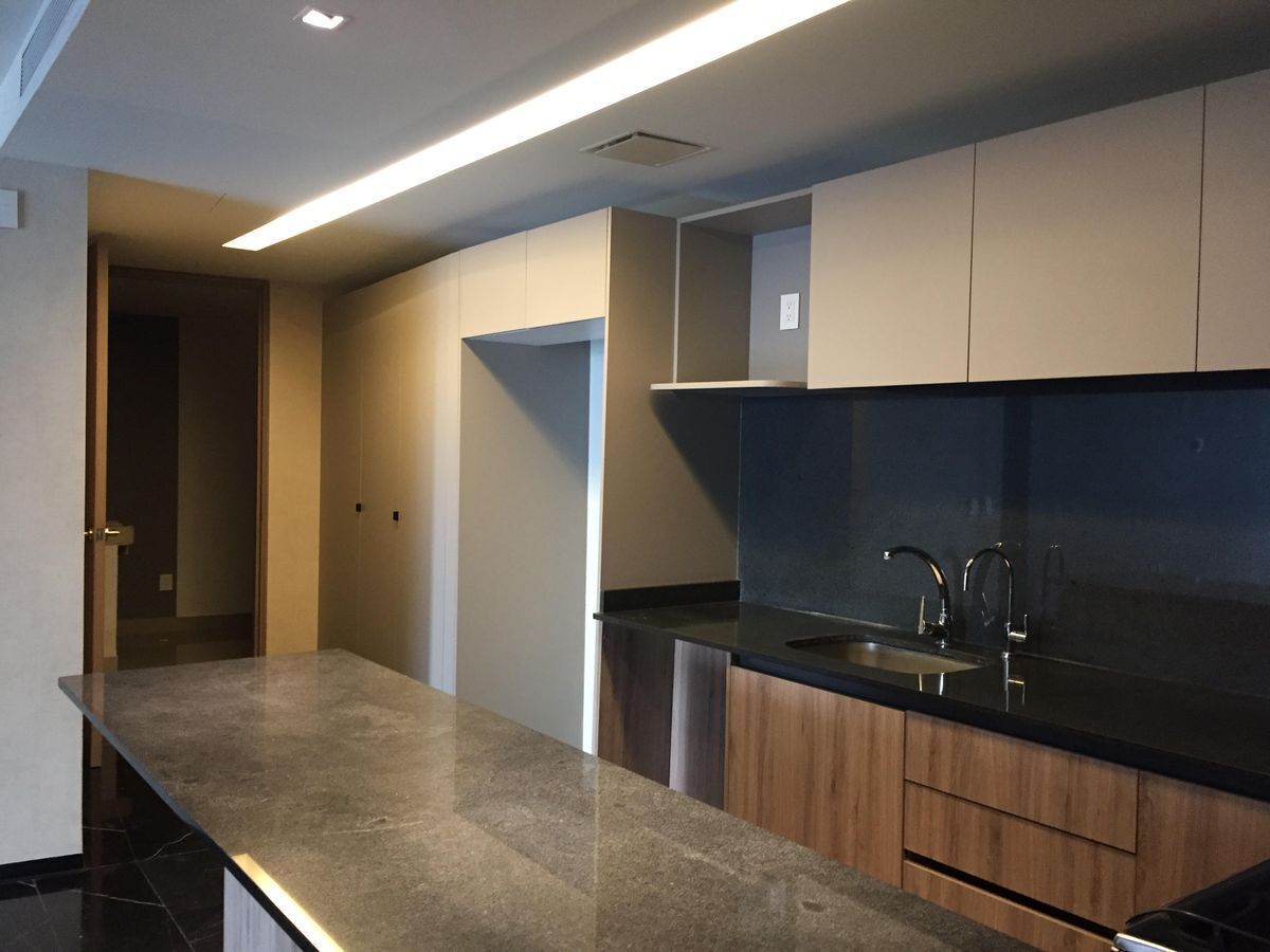 2 of 38: cocina integral con amplia alacena