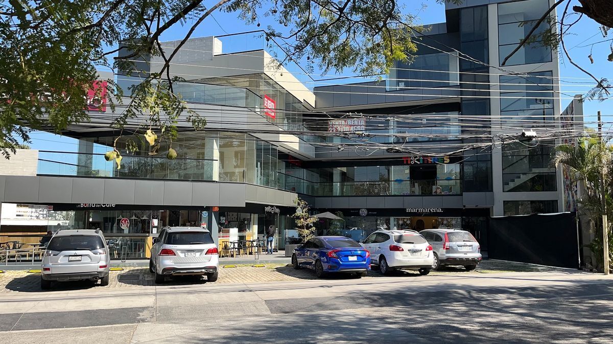 1 de 18: Visa Plaza