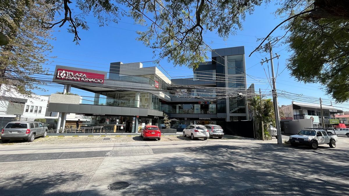 5 de 18: Visa Plaza