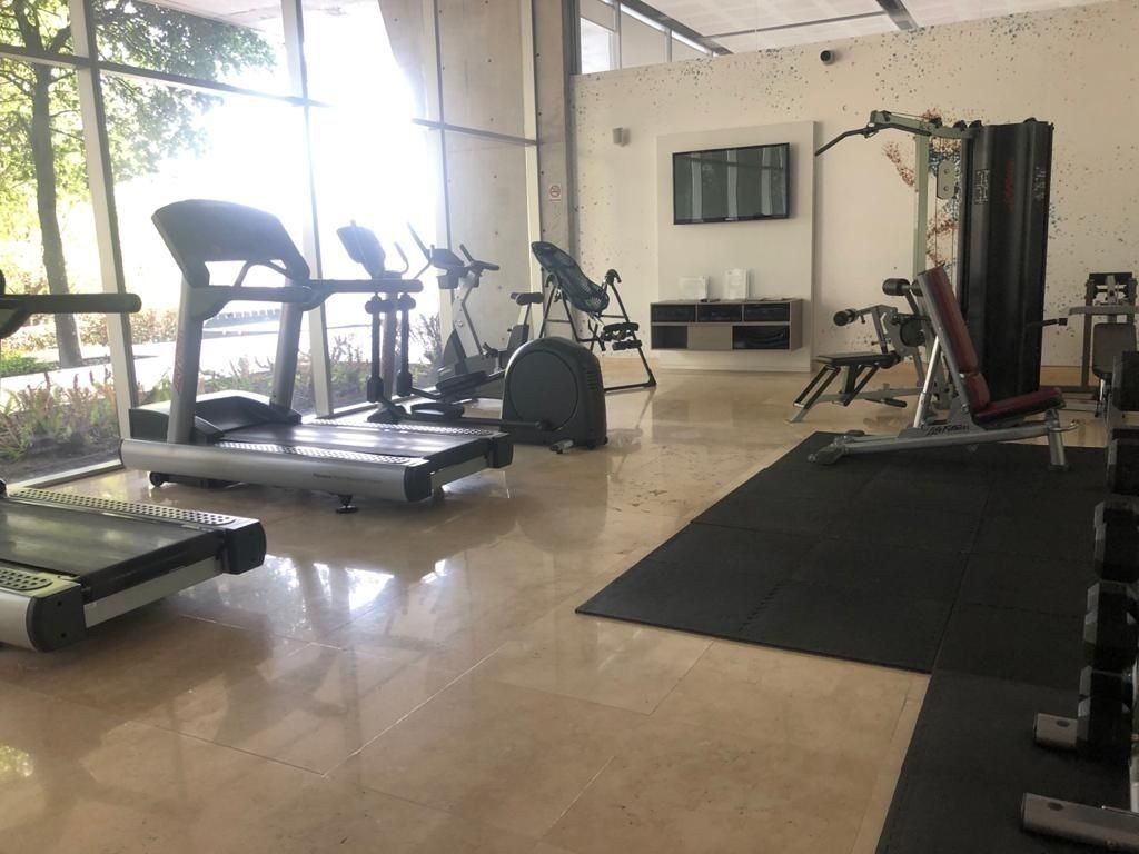 20 of 20: Gimnasio 