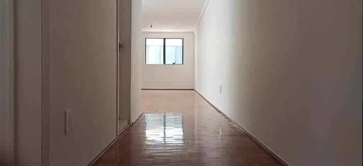 7 de 11: Pasillo departamento exterior