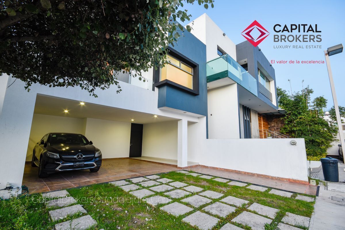 Casa en venta en Av,Naciones,Unidas, Virreyes residencial, Zapopan, Jalisco  - Casas y Terrenos