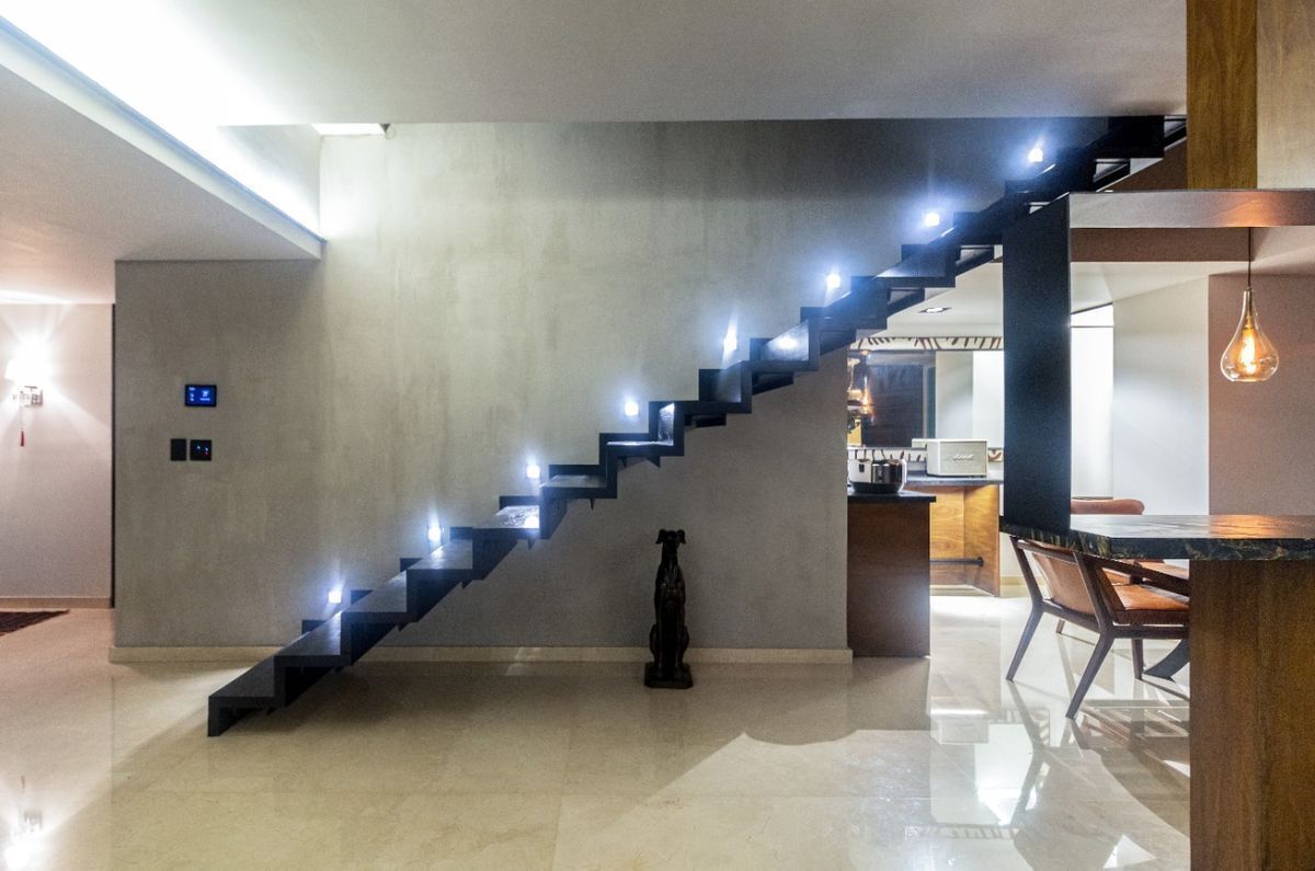 12 de 38: Escaleras que suben al roof