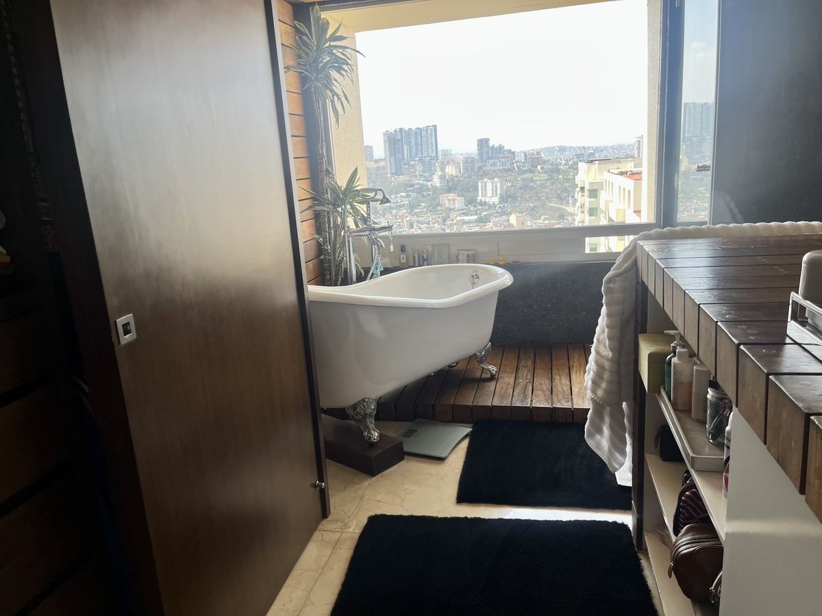 27 de 38: Bañera de recámara ppal