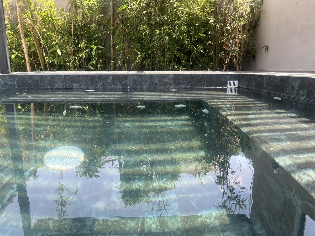 37 of 48: Jacuzzi privado en el roof