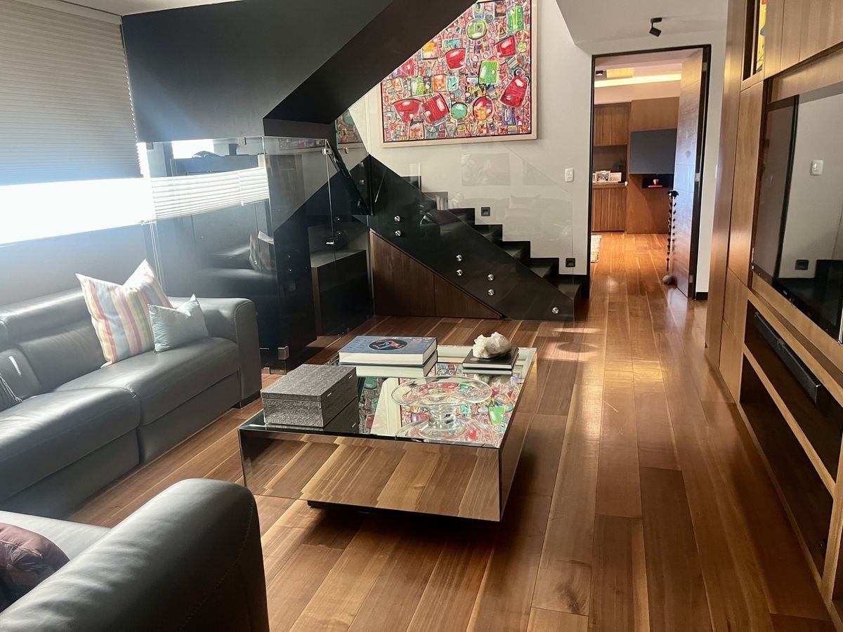 41 of 48: Sala TV