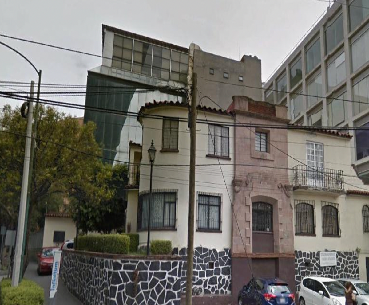 Casa uso de suelo con más de 2 Estacionamientos en venta en Lomas de  Chapultepec, Miguel Hidalgo - Inmuebles24