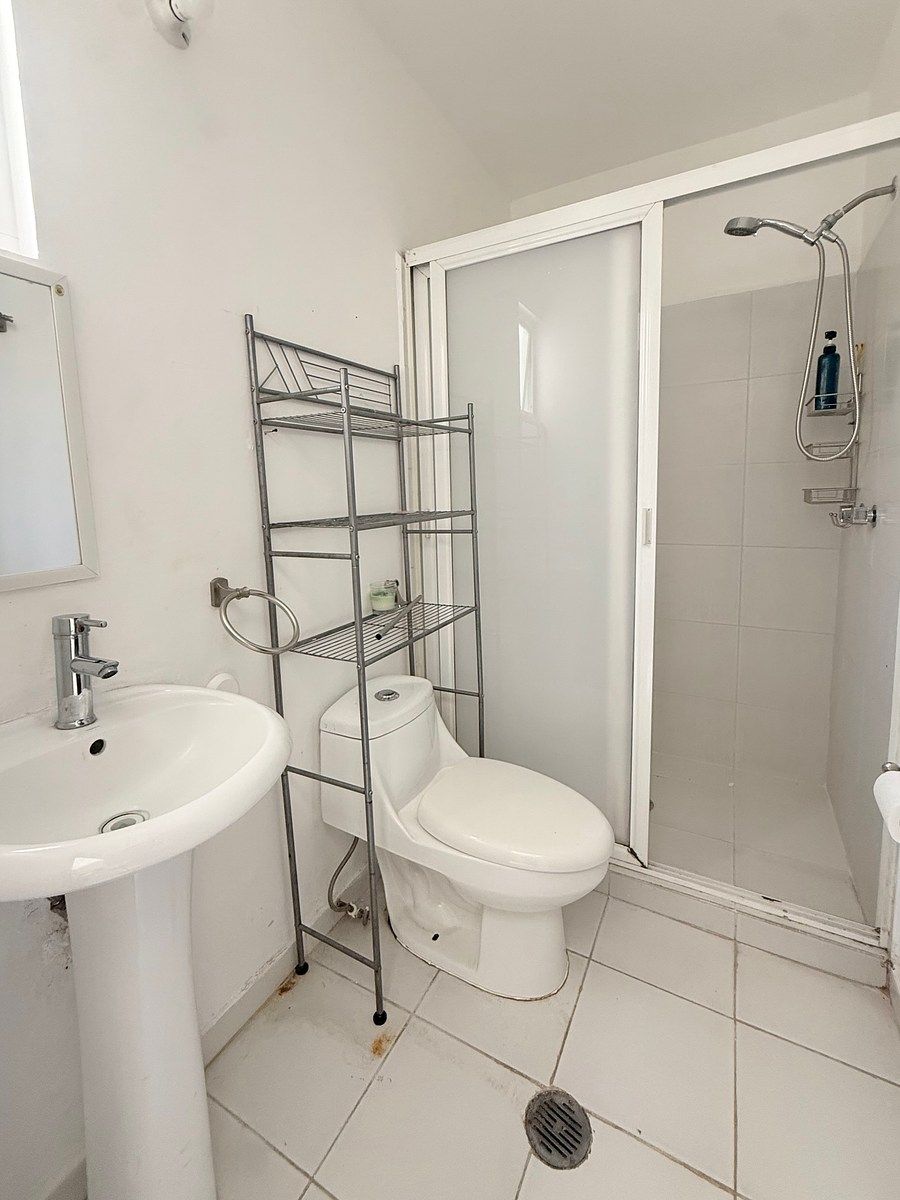 Cuarto de servicio, baño, foto 24 de 36