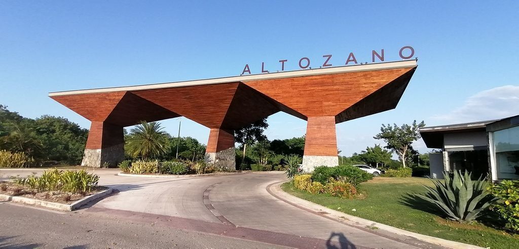 27 de 30: Entrada a Altozano