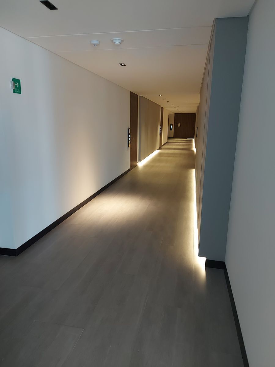 3 de 34: Pasillo de acceso