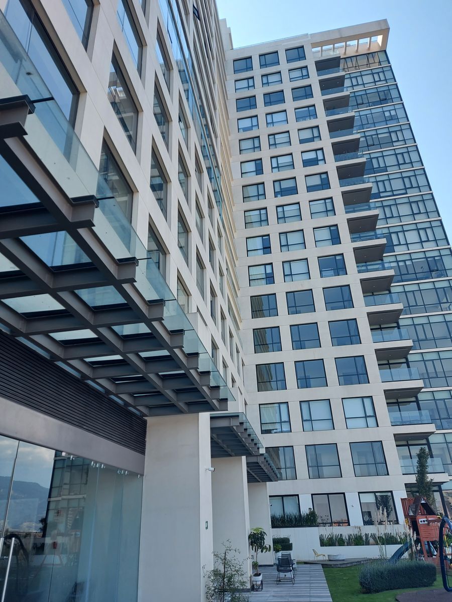 1 de 34: Fachada
