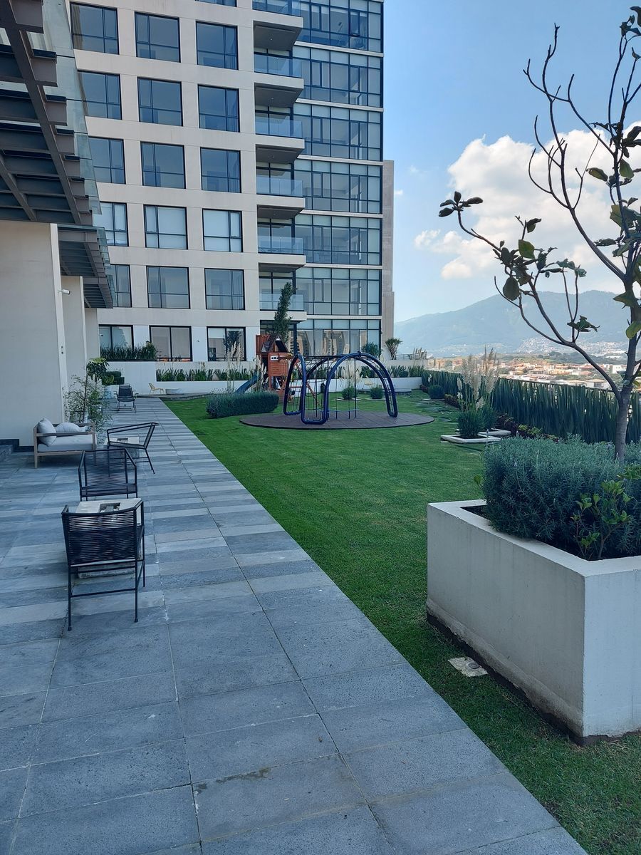 2 de 34: jardin interior