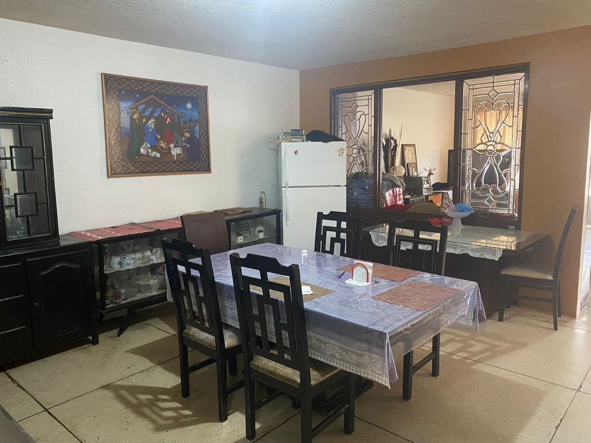 2 de 8: Área de comedor