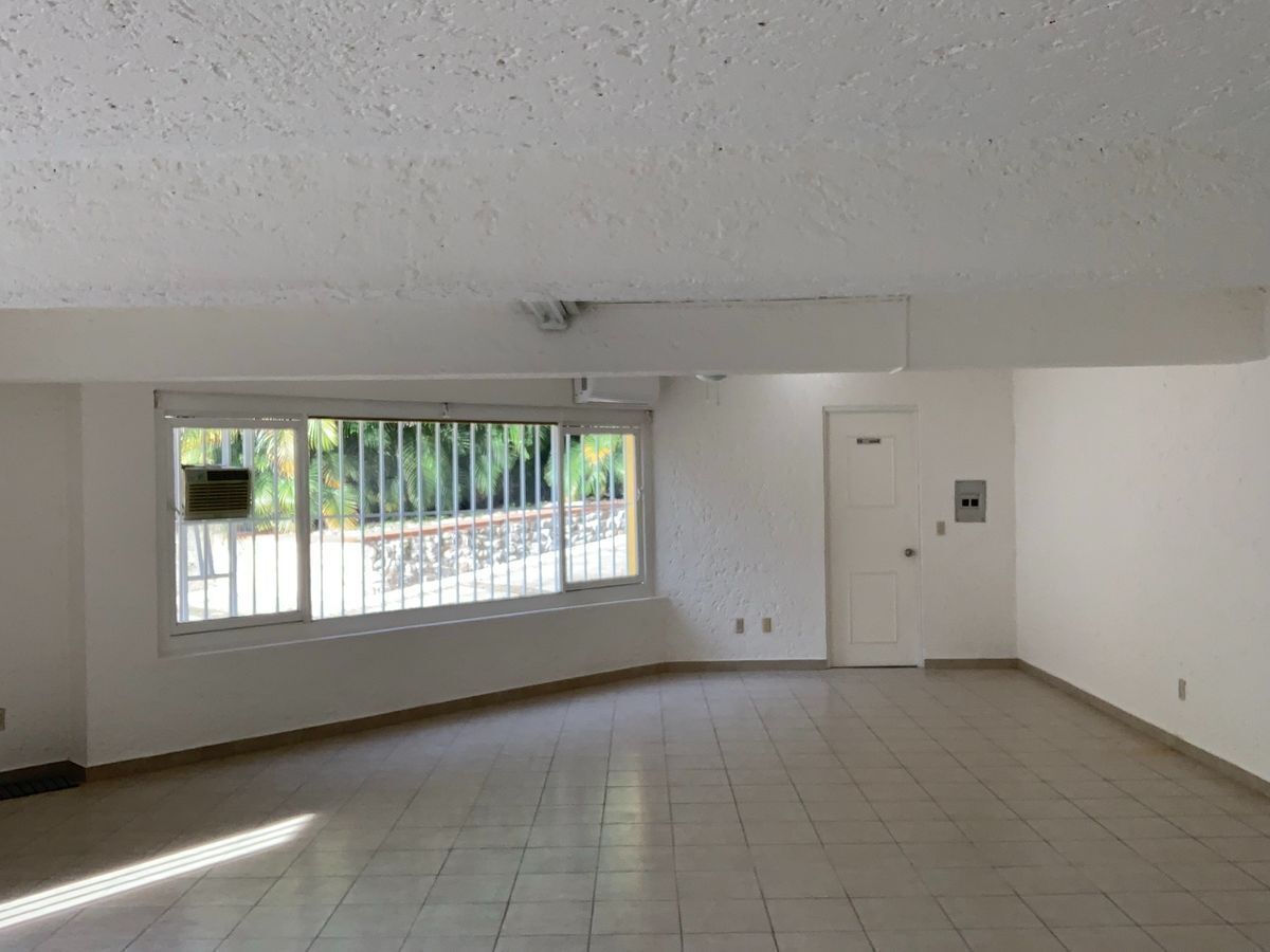 Local comercial 100 m2 con baño en Acapantzingo "Zona Holiday, Quintas", foto 1 de 8