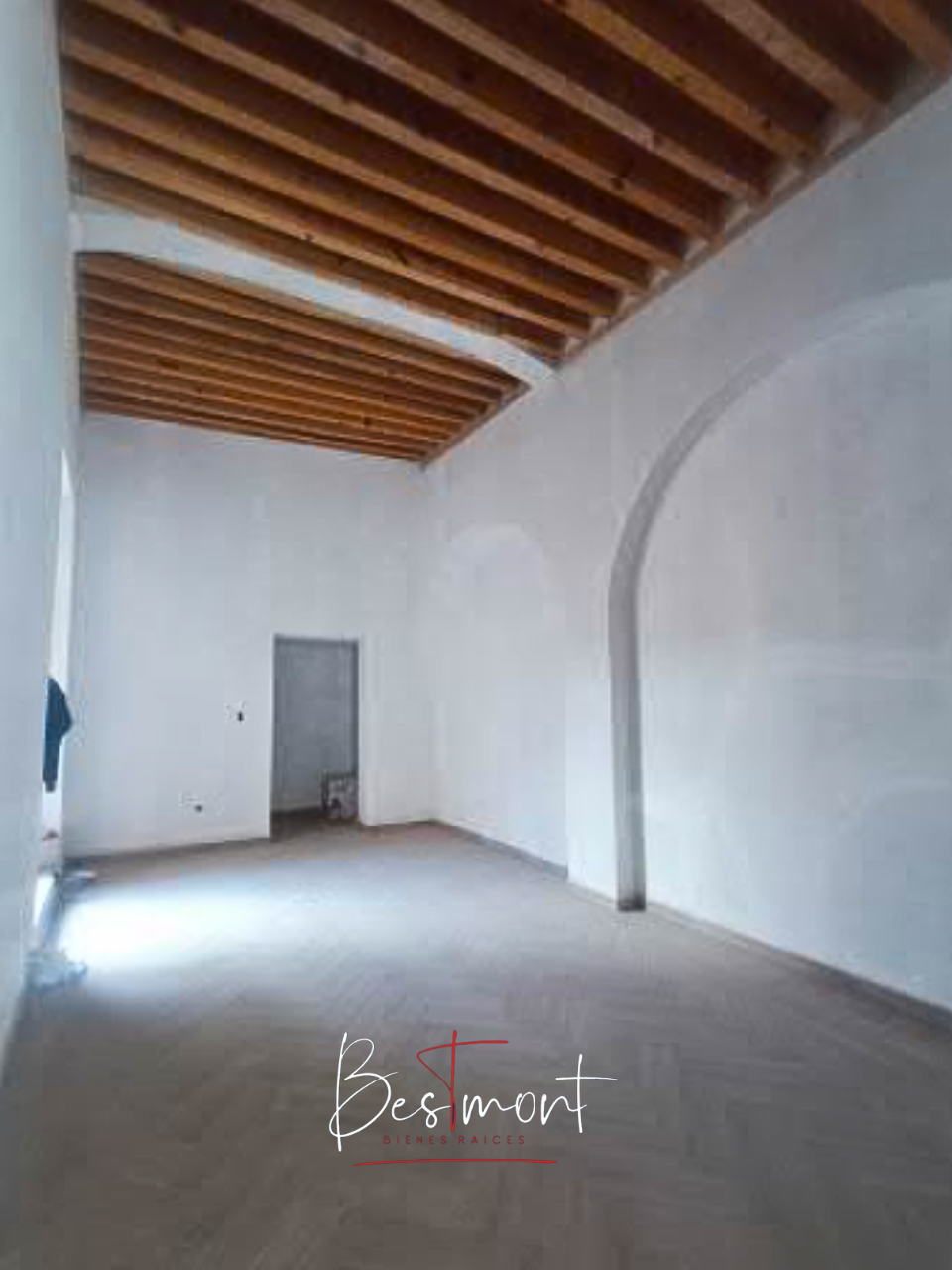 3 of 20: Local 1 de 86 m2