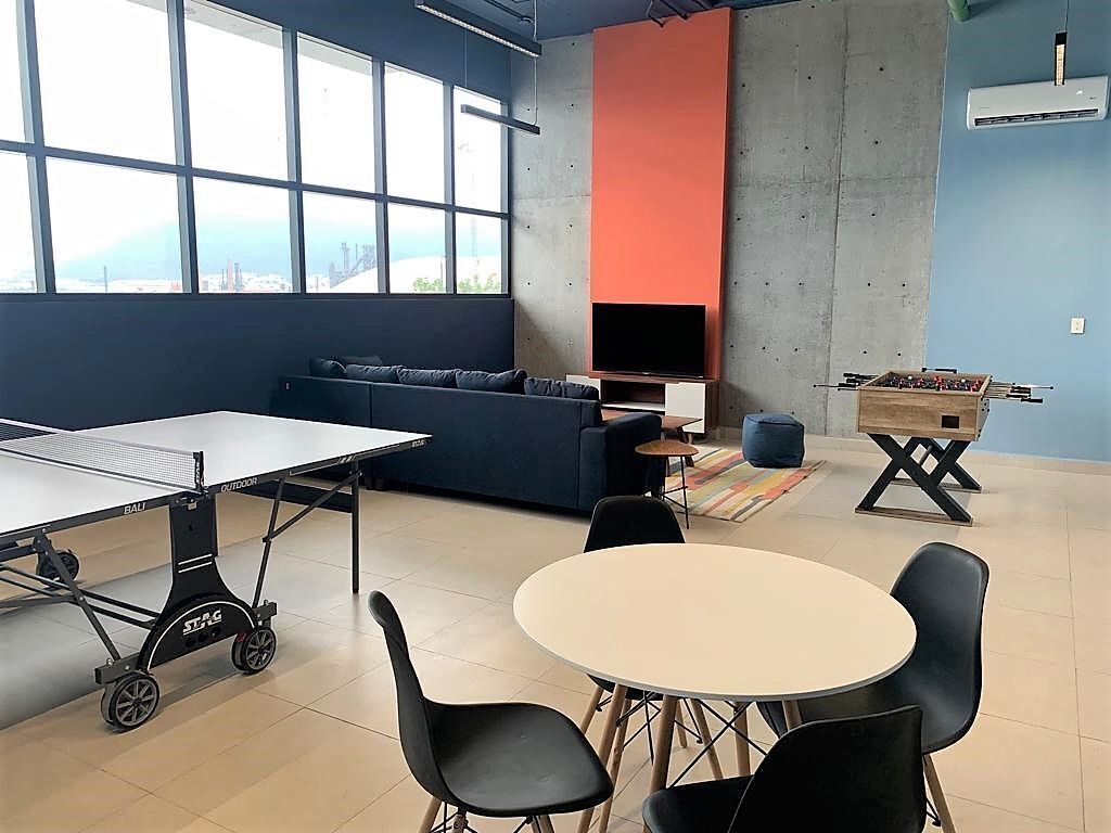 18 de 25: Salón Juegos