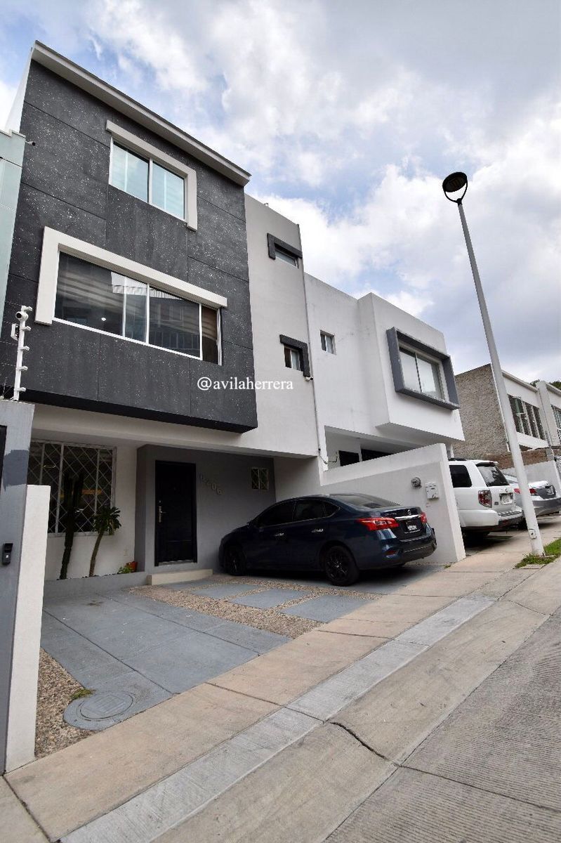 1 de 42: FACHADA