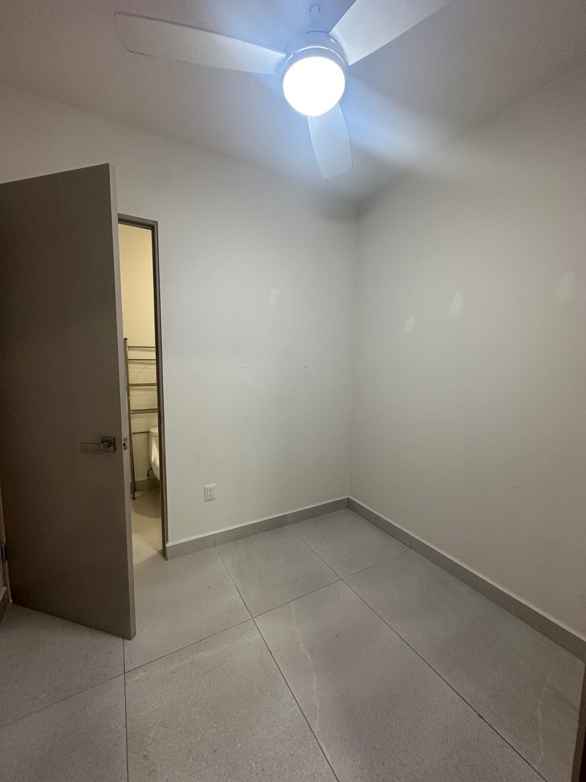 12 de 18: cuarto de servicio