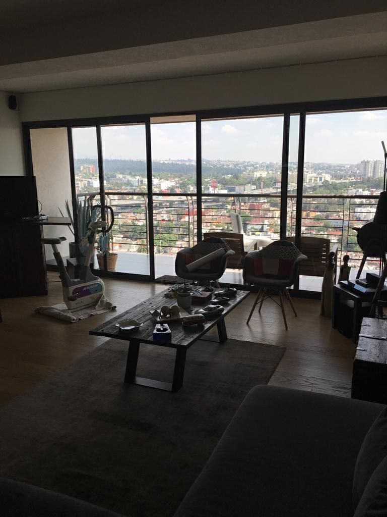 1 of 25: Sala y terraza