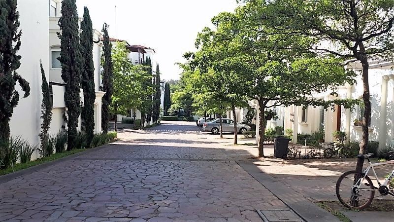 4 de 25