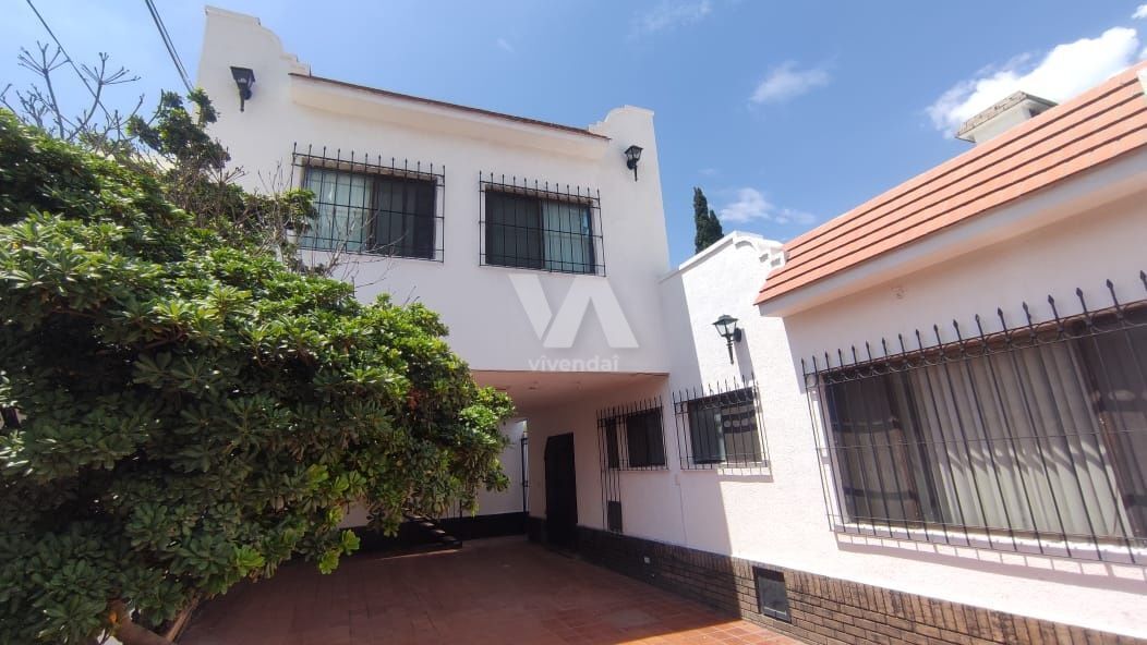 House for commercial or residential use in the Central Zone, photo 1 of 20