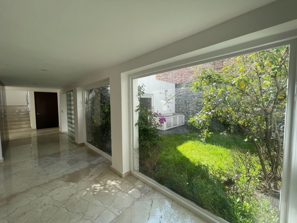 5 de 19: Vista al jardin