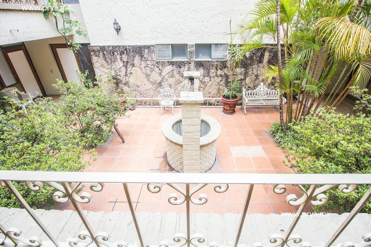 https://assets.easybroker.com/property_images/2548925/39816245/EB-IT8925.JPG?version=1739807160