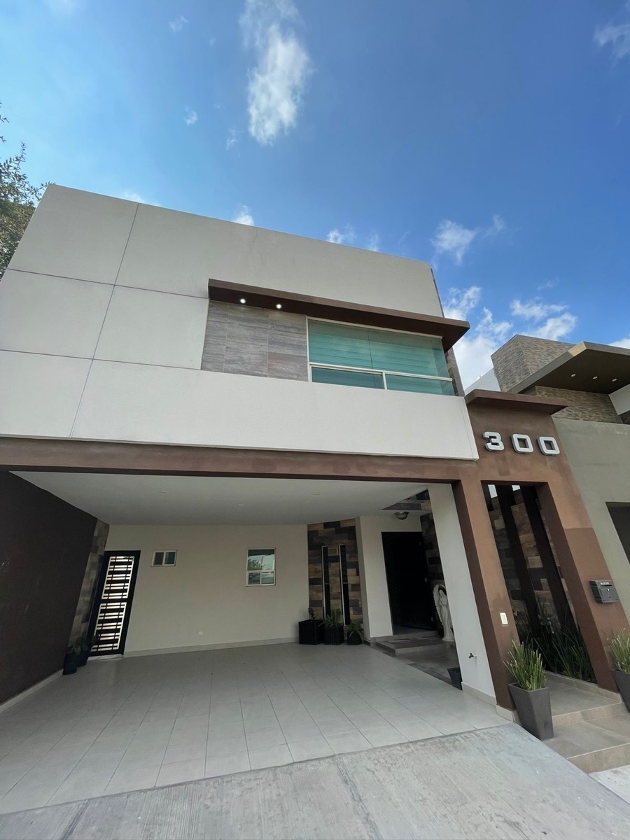 1 de 27: Fachada 