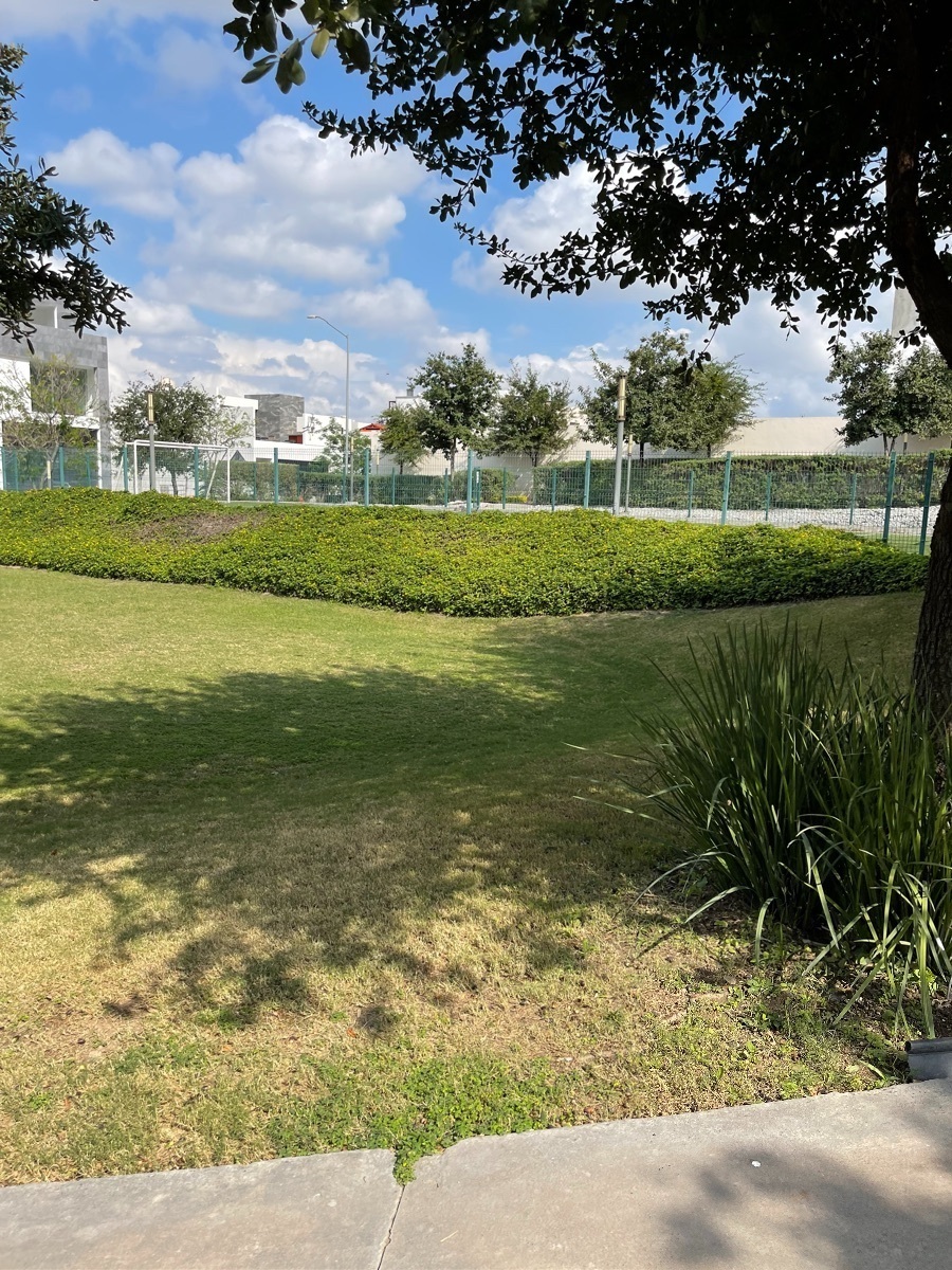2 de 27: Parque