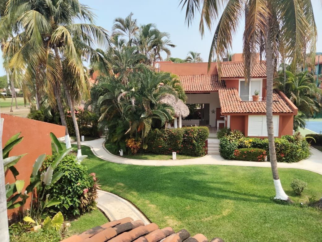 Casa en Villas Paracana, junto al Campo de Golf Palma Real, Ixtapa, Zihuatanejo