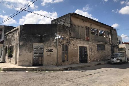 Venta Casa Centro esquina Barrio Santiago para Remodelar