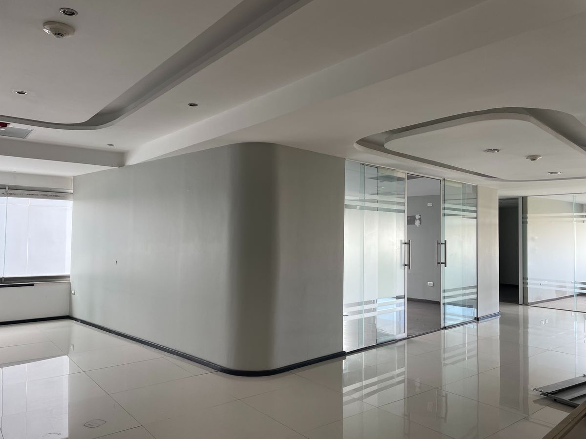 5 de 19: Sala de juntas