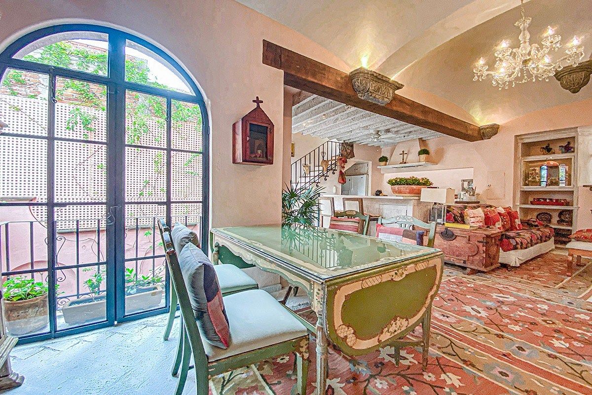 Casa en el Centro en San Miguel de Allende, amueblada, rooftop y estilo colonial, foto 1 de 44