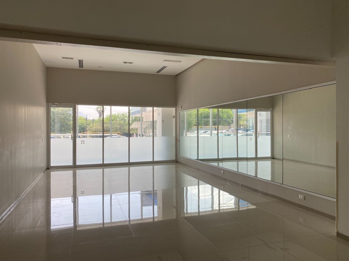 Local en Plaza Comercial, Planta Baja, San Pedro