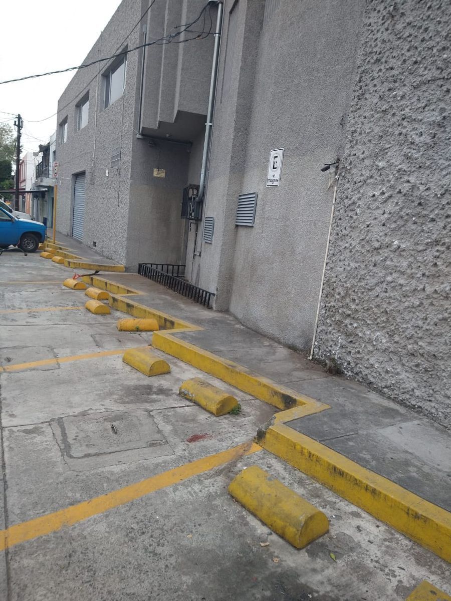 4 de 19: ESTACIONAMIENTO 14 AUTOS