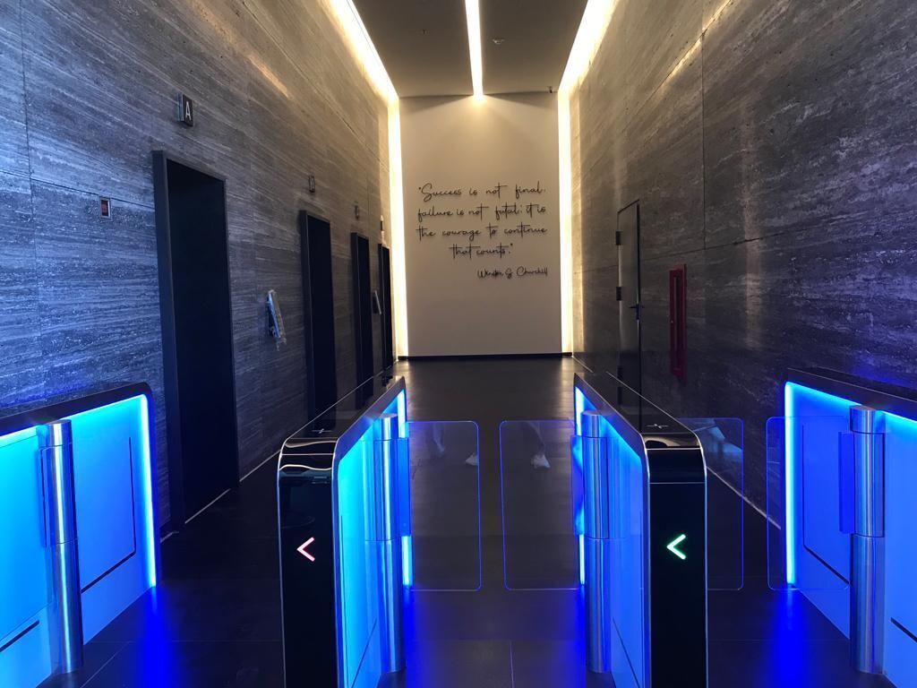 RENTA OFICINA EDIFICIO LEVEL ANTEA, JURIQUILLA