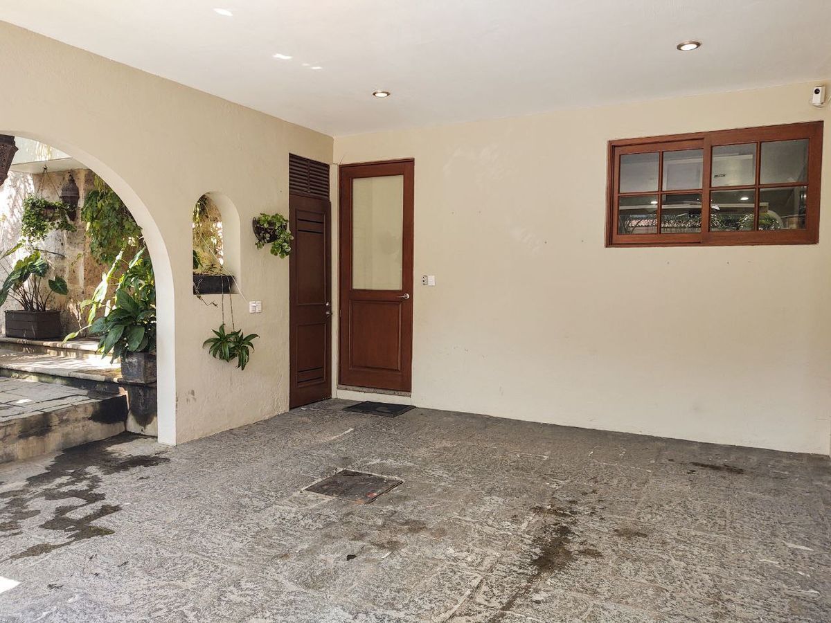 7 de 41: Cochera delantera para 4 autos