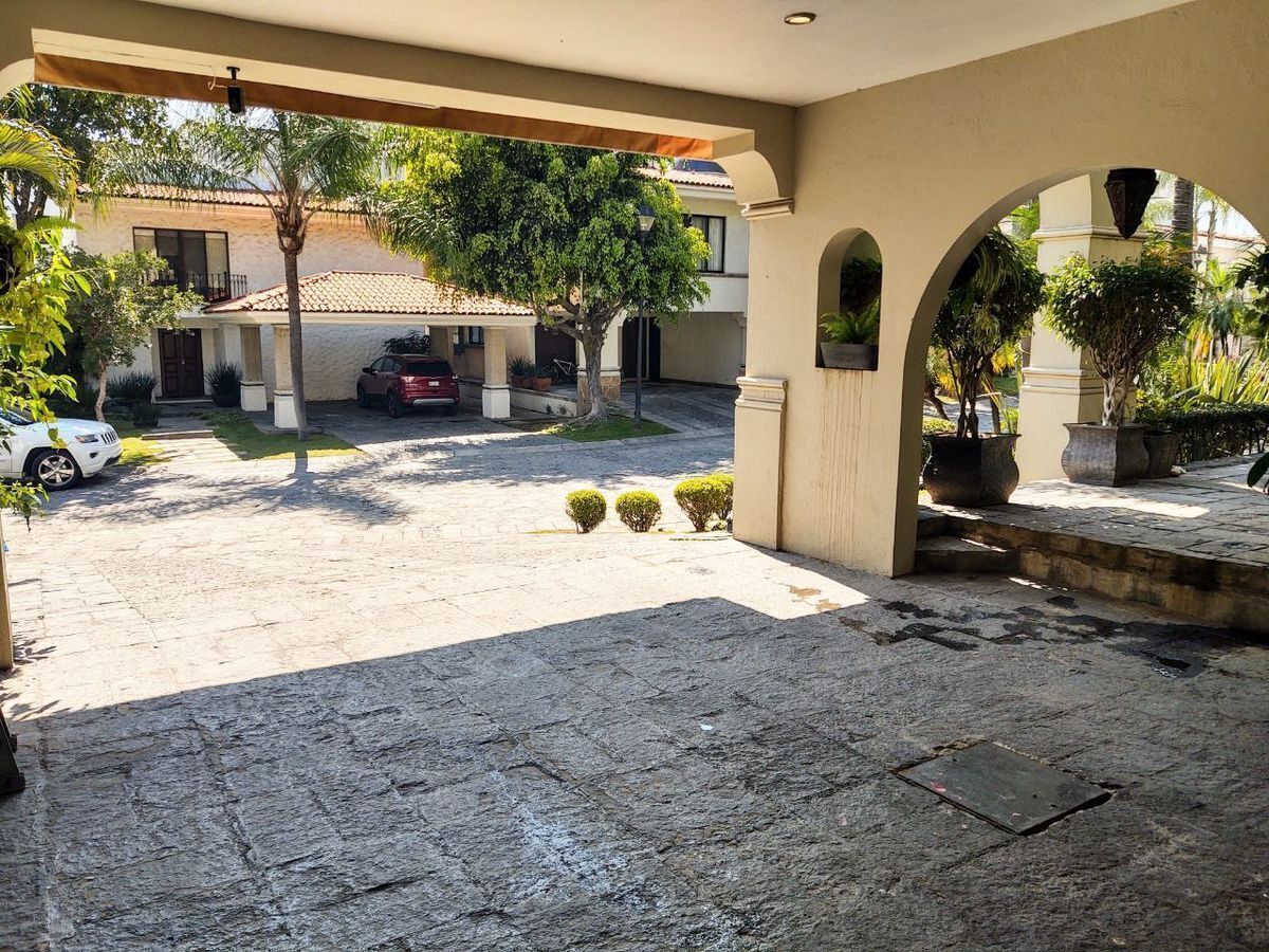 8 de 41: Cochera delantera para 4 autos