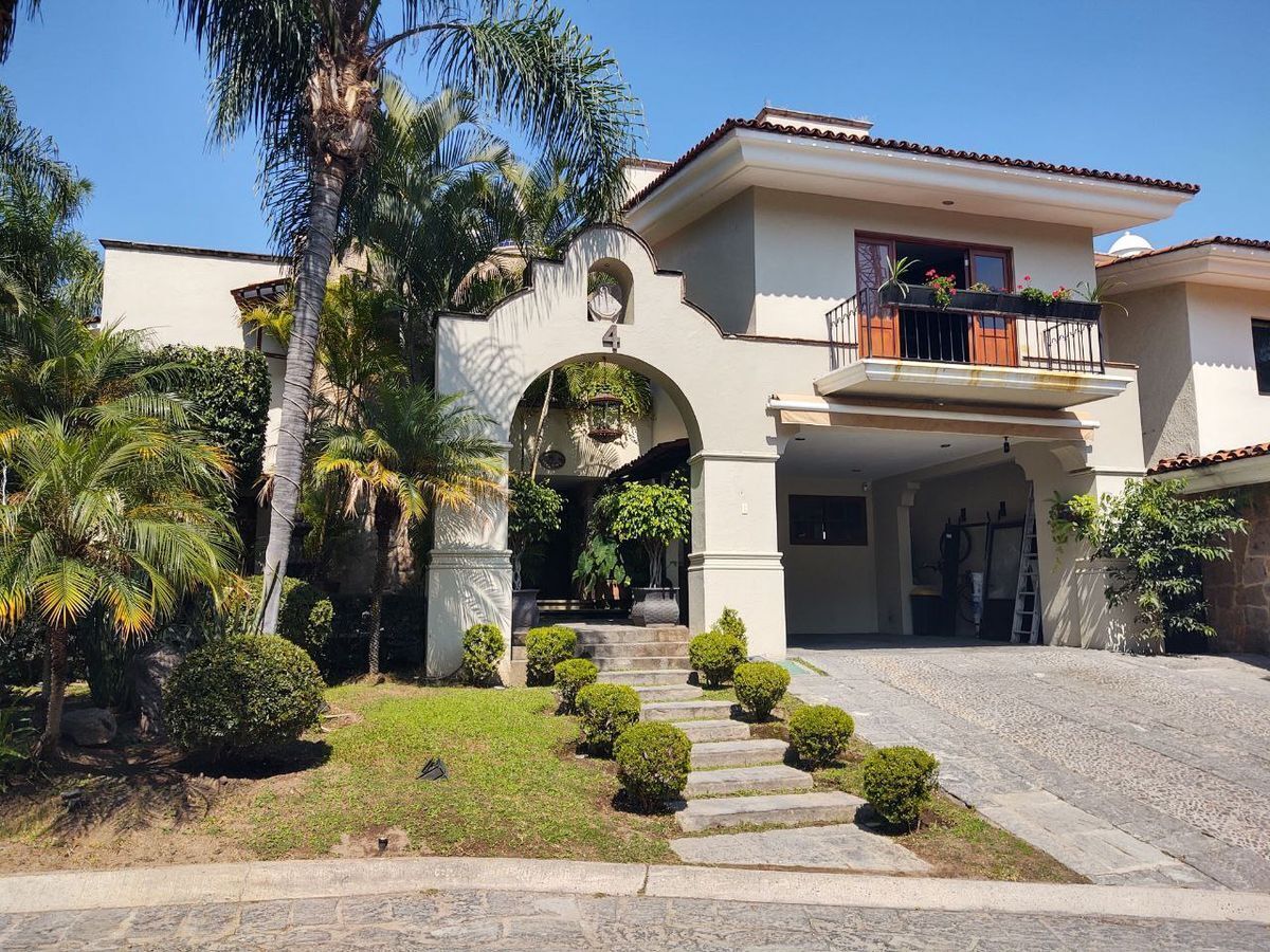 1 de 36: Fachada principal