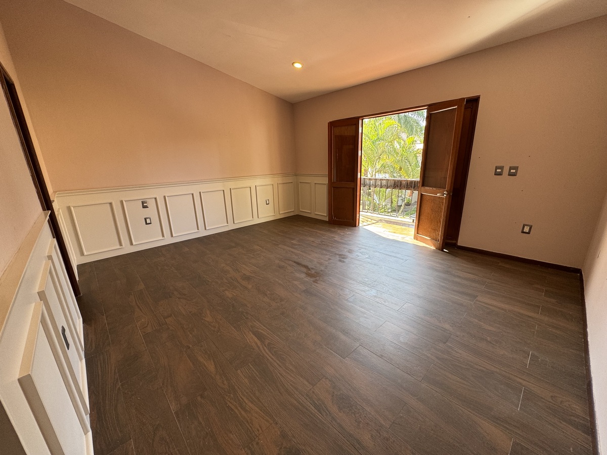 33 de 41: Recámara secundaria #1