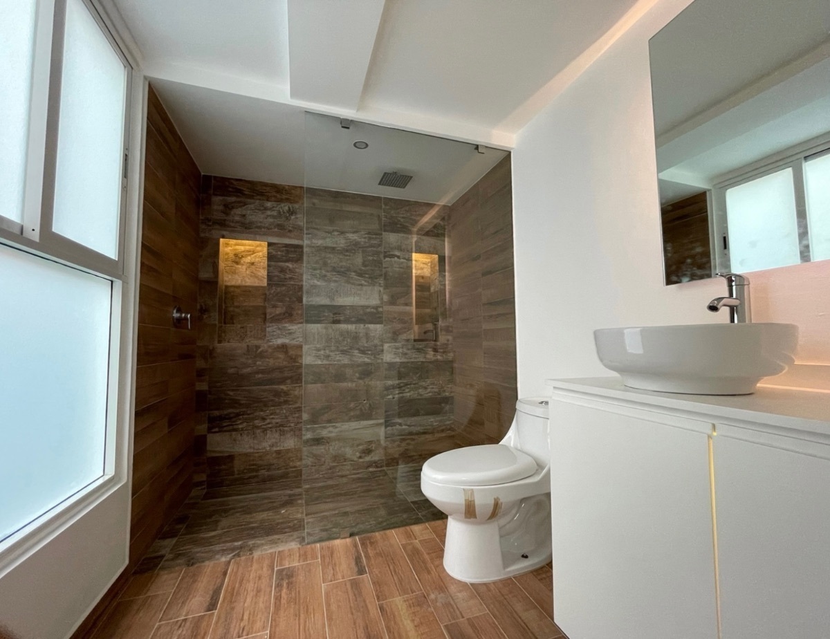4 de 12: Baño 2