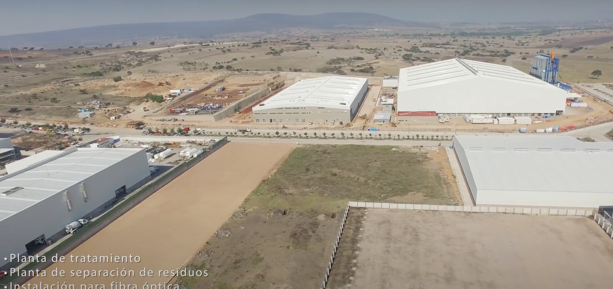 1 de 5: Extension de terrenos en parque industrial Quma