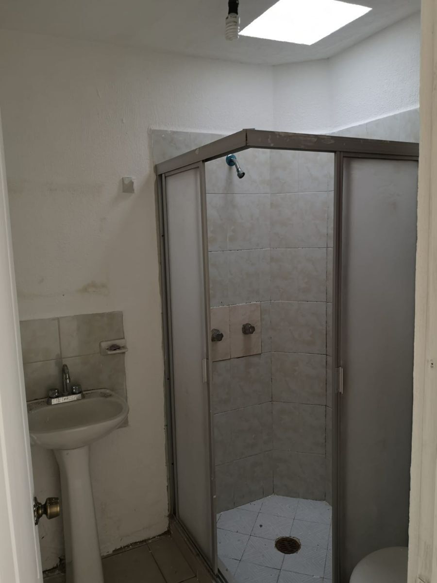4 de 8: Baño completo.