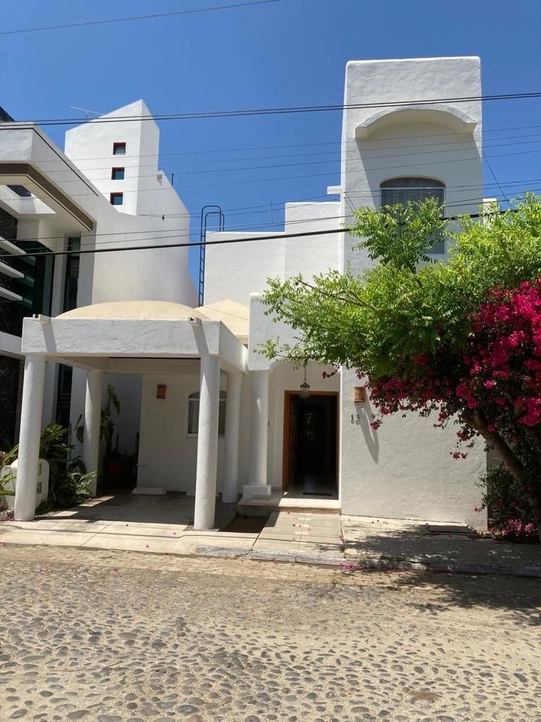 2 de 24: Fachada